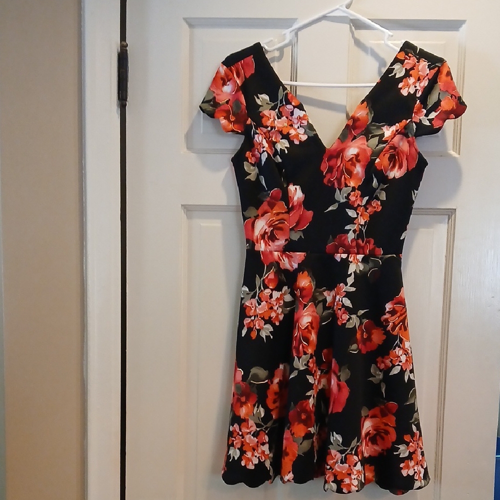 Jodi Kristopher Pink and Black Flutter Sleeve Mini Dress